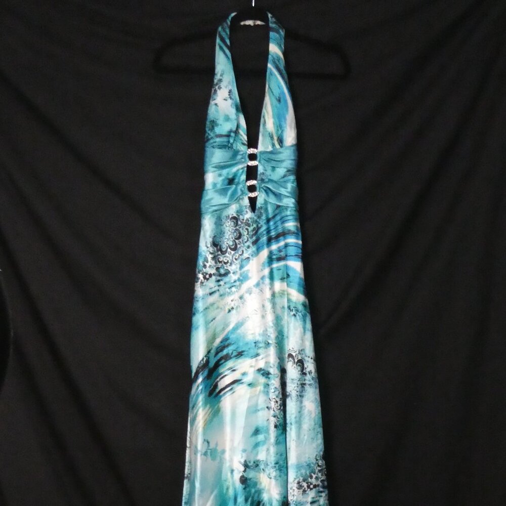 JOSH & JAZZ Blue White Black Halter Prom Formal Dress Rhinestone Gown - Size 5/6